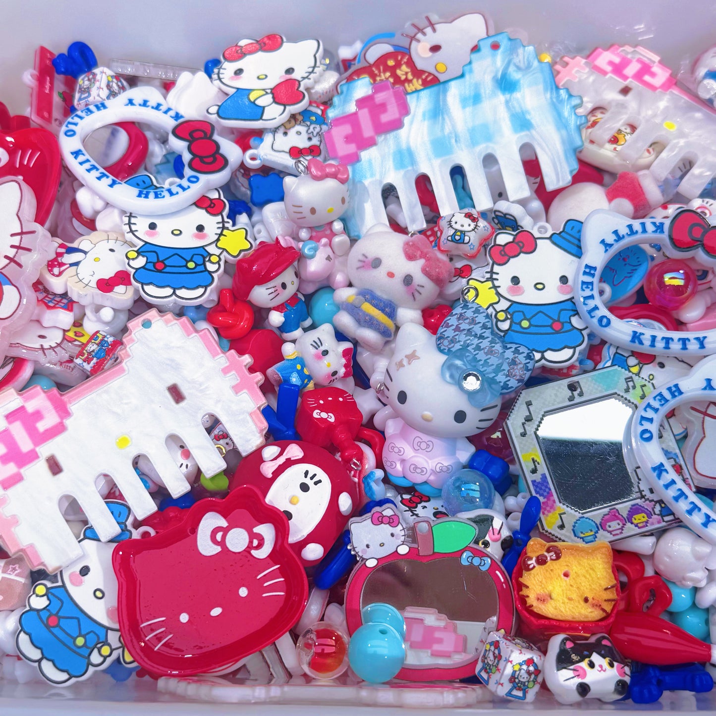 (BOGO)Acrylic bead - Comb kitty