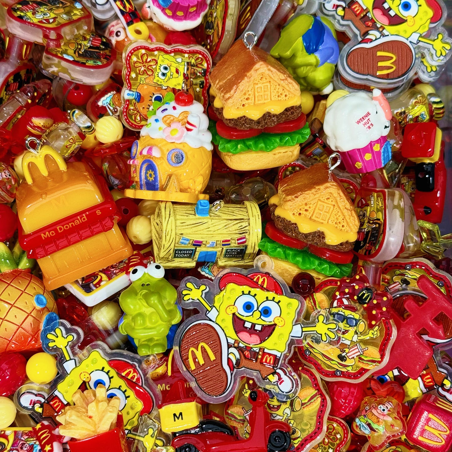 Acrylic beads-Krusty Krab(for keychains,phonechains,beadable pens,car charms)